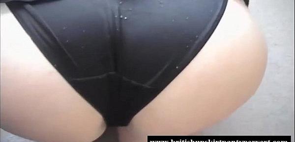  British amateur Tracy lifts her skirt and gives a good spunk up for cash